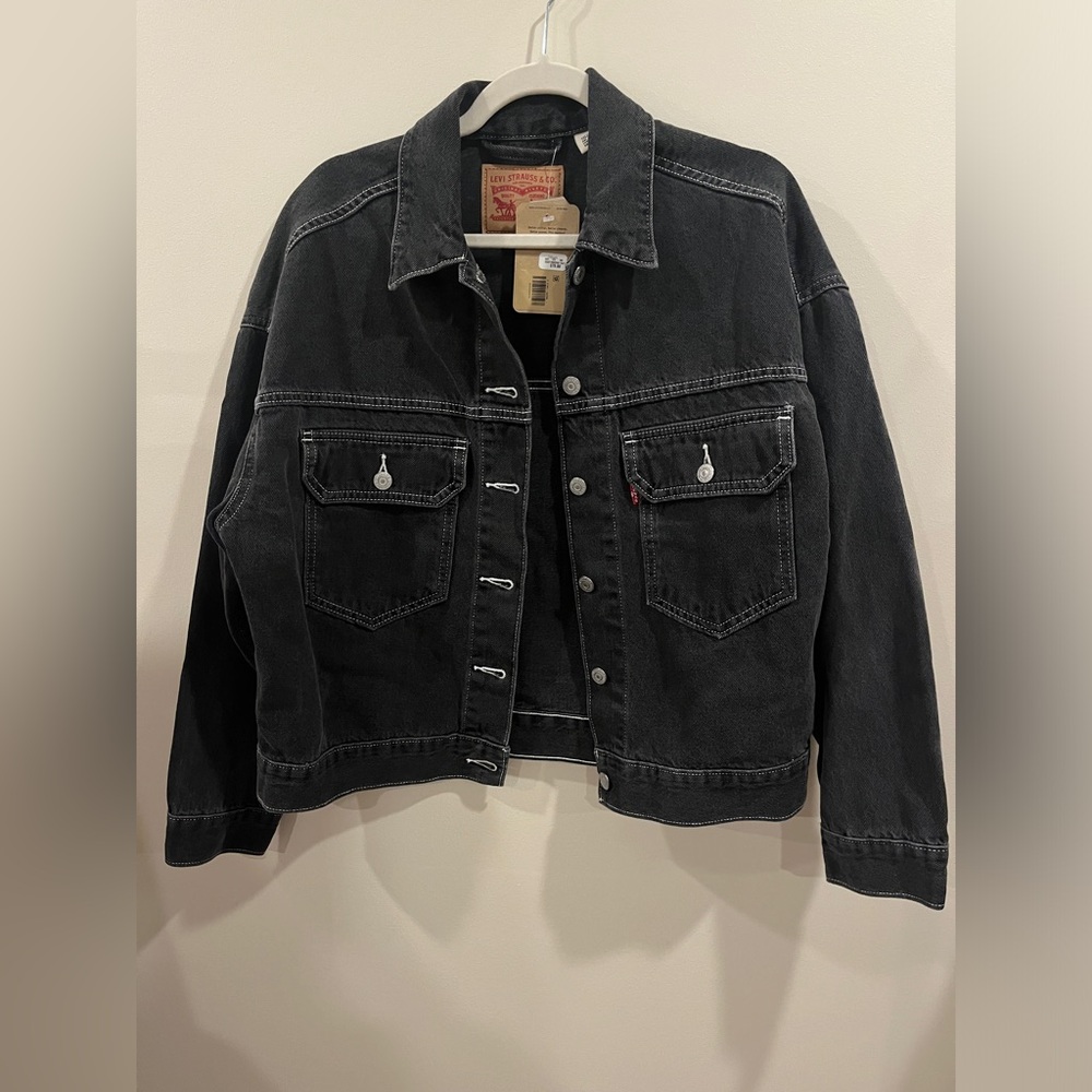 LEVI’S NWT Black Wash Jean Jacket Size Women’s S